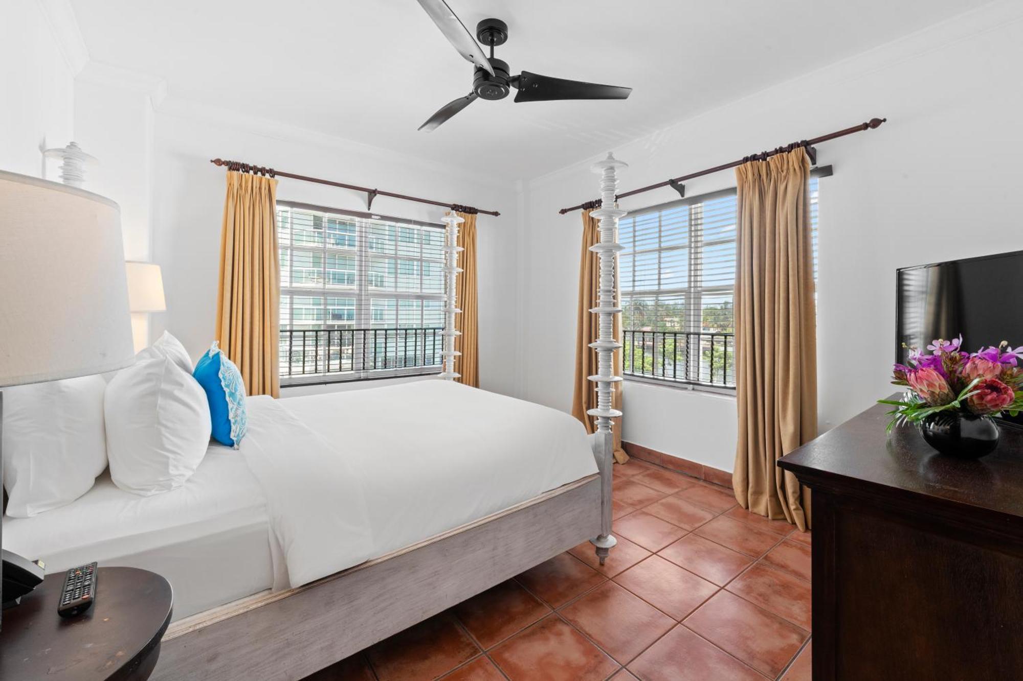 Studio Queen Suite View