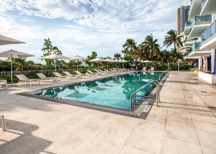 Beach Hotels Churchill Suites Monte Carlo Miami Beach