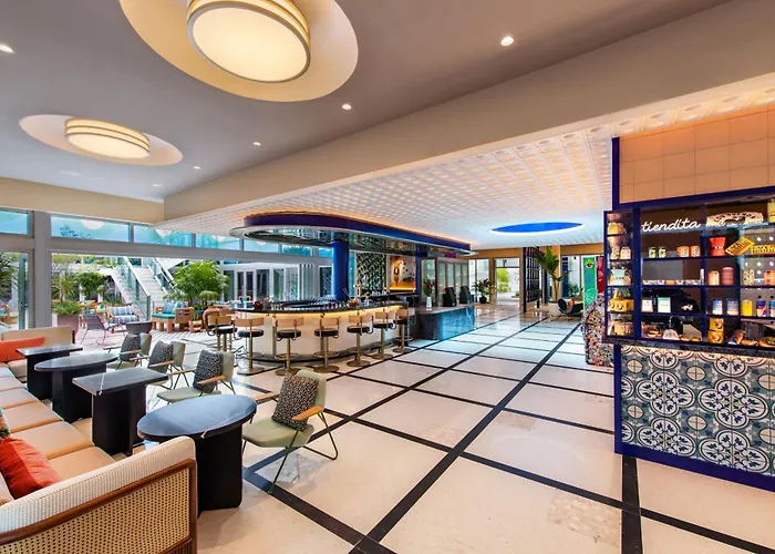 Pets Allowed Hotel Moxy Miami South Beach