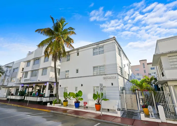 Chesterfield Hotel & Suites