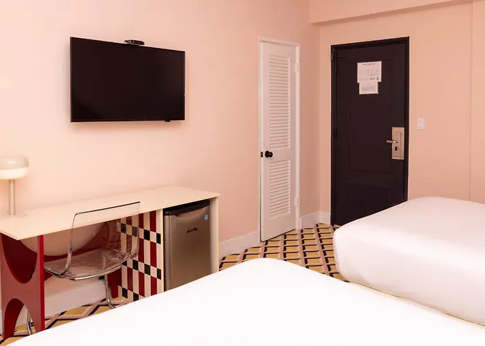 Crest Hotel Suites