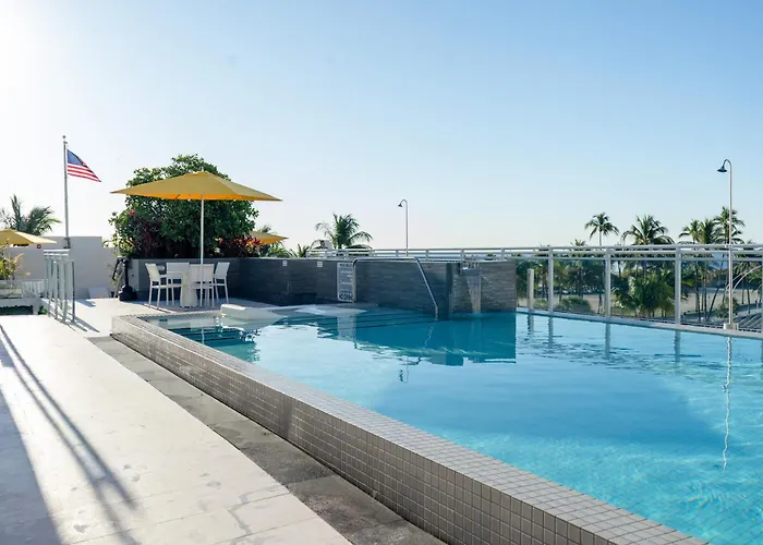 Leslie Hotel Ocean Drive